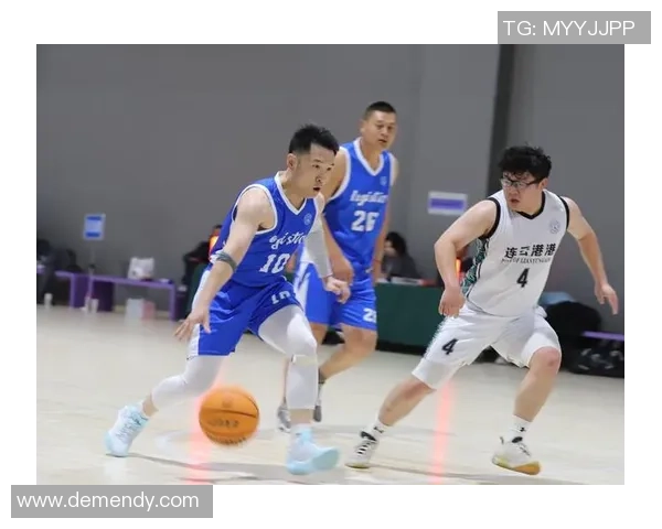 篮球赛场上的新篇章：探索篮球战术与技巧的深度融合与未来发展趋势